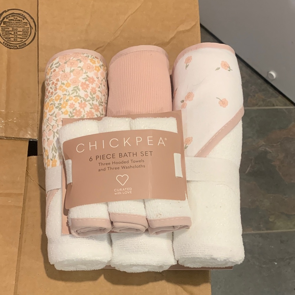 Chick Pea Floral and Pink Bath Set